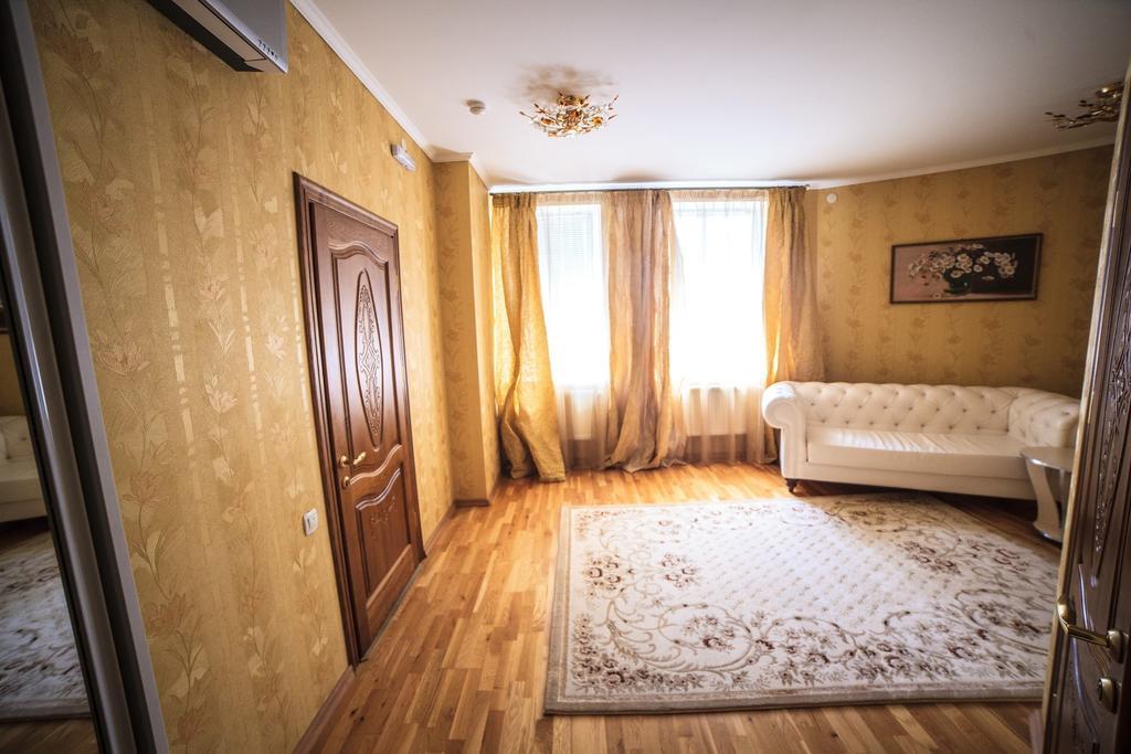 Imperiya Hotel Khmelʼnytsʼkyy Habitación foto