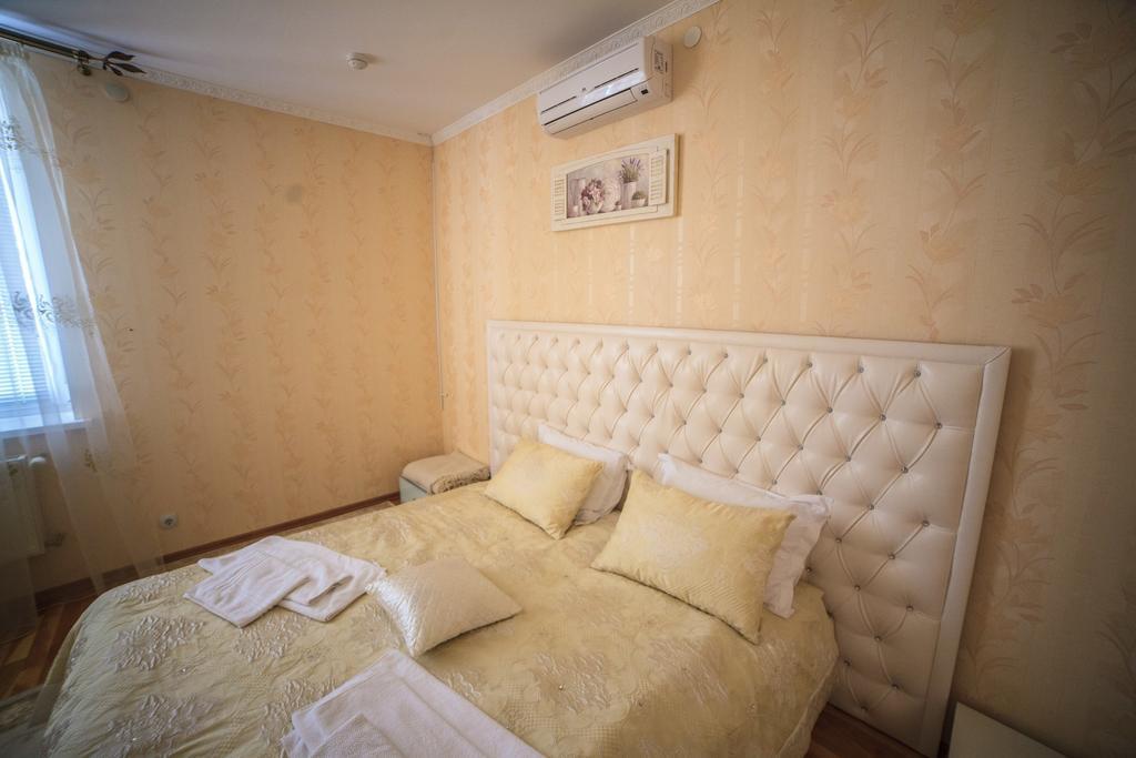 Imperiya Hotel Khmelʼnytsʼkyy Habitación foto